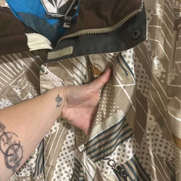 EUC Volcom Nimbus All Conditions Climate Protection Winter Jacket - Picture 4 of 8